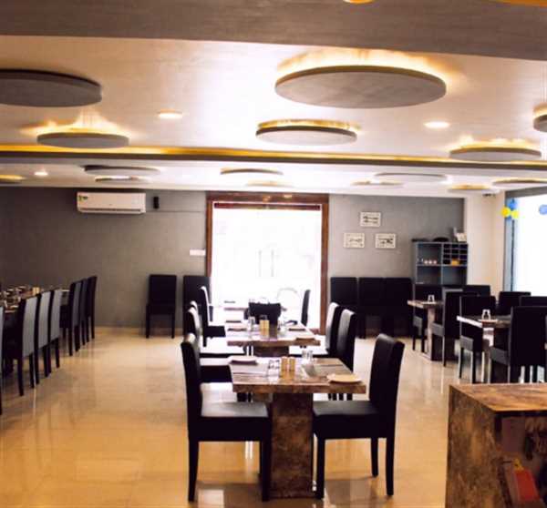  R18 Fine Dine & Lounge Bar -Lal Kothi-Jaipur